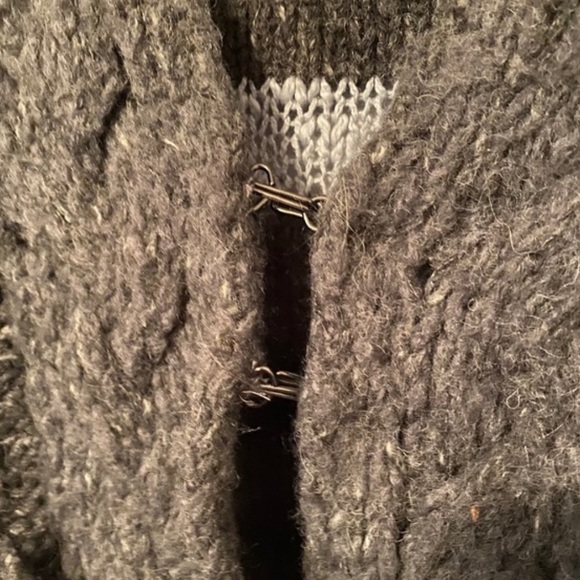 Women's Black and Gray Sweater - Picture 5 of 5